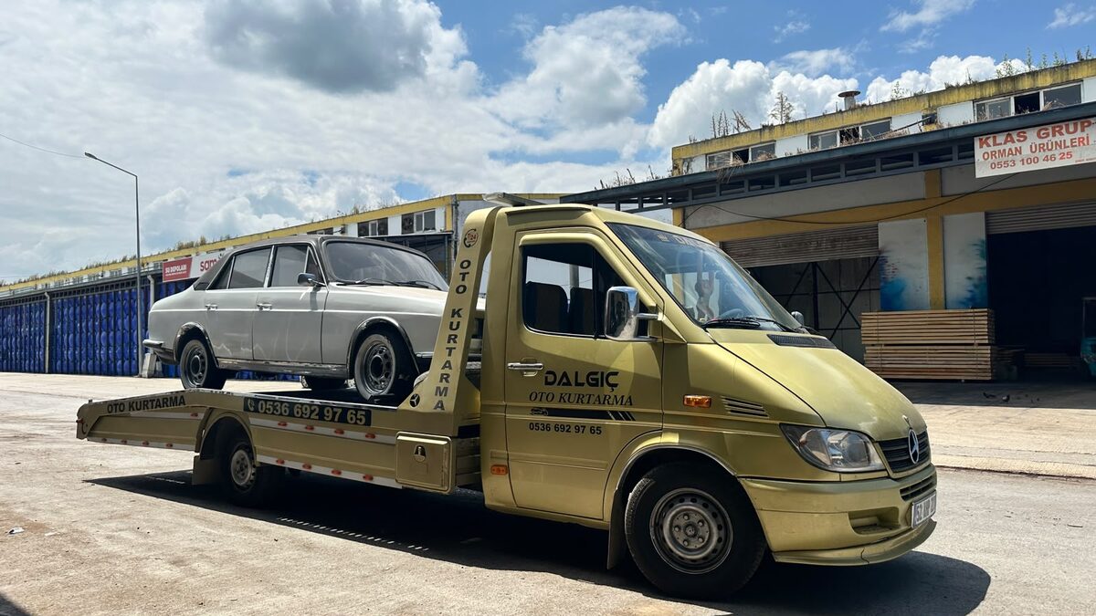 Ordu genelinde klasik otomobil taşıyan platform çekici